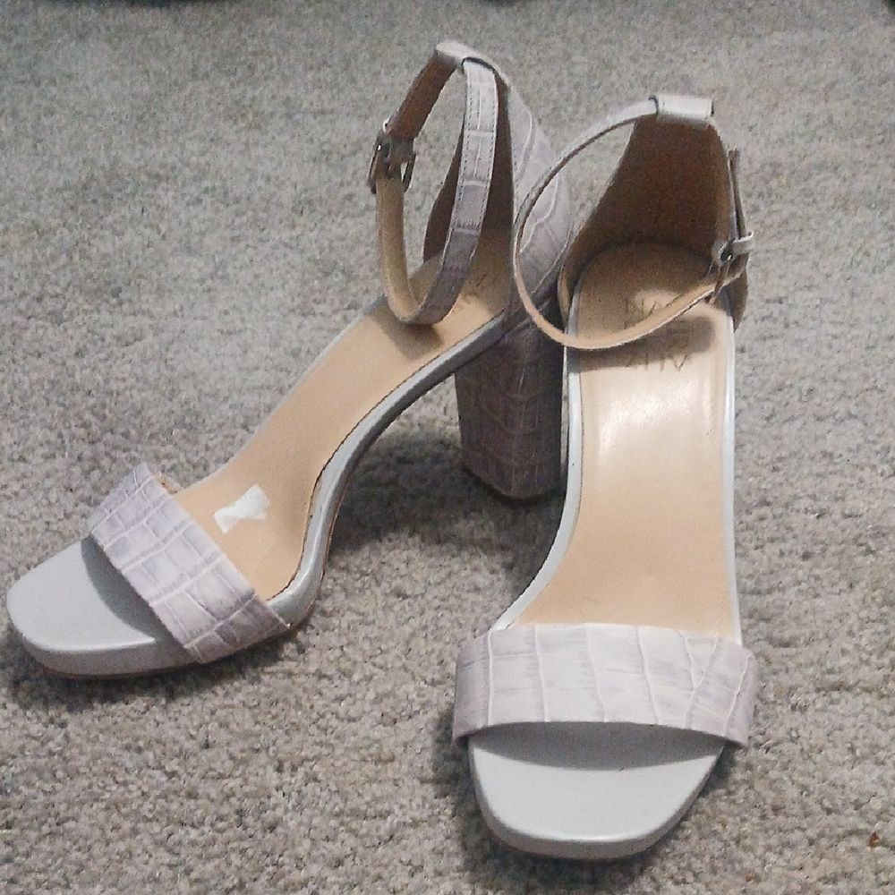 Naturalizer Joy icy gray croc strap ankle dress leather heels  Sz 10 Wide Sz 10W